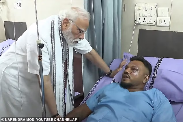 “Nuk e di si jam gjallë” – fjalët e para të të mbijetuarit të vetëm nga fluturimi i Air India që mori 279 jetë